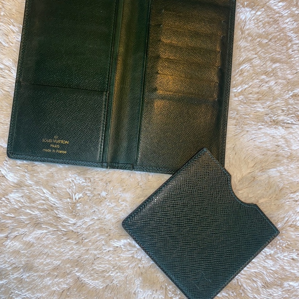 Louis Vuitton Leather Duo Dark Green Wallet and card holder